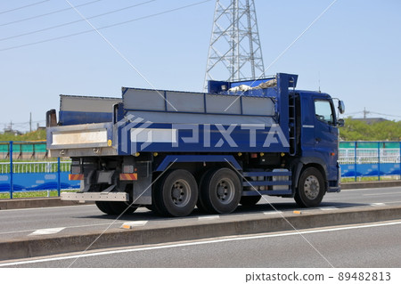 Image of a running dump truck Image of a running dump truck 89482813