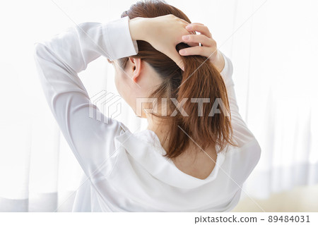 女性肖像後視圖 女性肖像後視圖 89484031