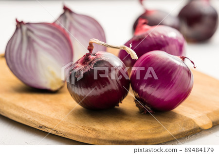 Early red and cutting board Early red and cutting board 89484179