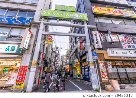 日本東京街景 大塚站前（南口）可俯瞰Sun Mall大塚商店街等街景 89485313