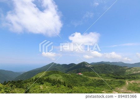 新潟縣佐渡市洞電山的風景 89485366