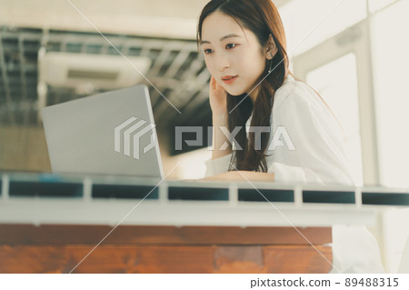 a working woman a working woman 89488315