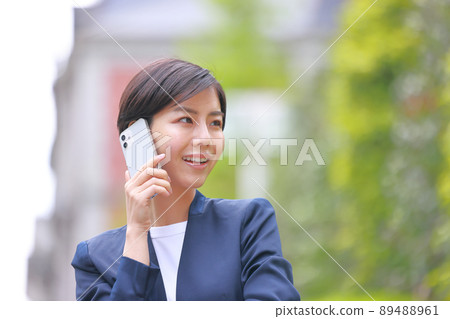 Call_Close-up 1 的女商人 89488961