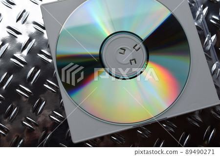 Compact disc (CD) 89490271