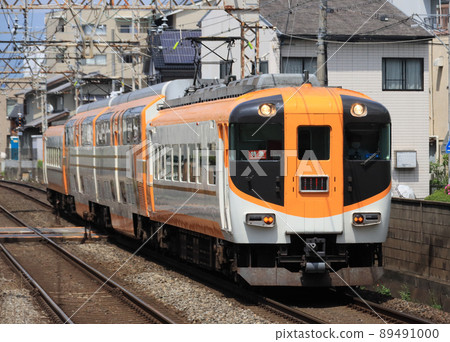 Vista X passing through Ogura Station on the Kintetsu Kyoto Line Vista X passing through Ogura Station on the Kintetsu Kyoto Line 89491000