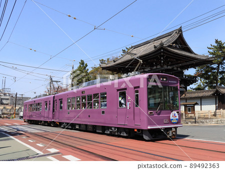 京福電鐵蘭電本線渦政高隆寺站附近的列車 京福電鐵蘭電本線渦政高隆寺站附近的列車 89492363