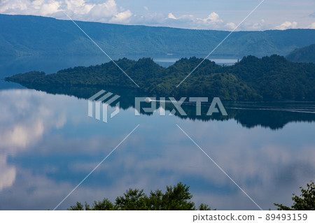 EOS R6. Lake Towada, Aomori, lake sightseeing boat. 89493159