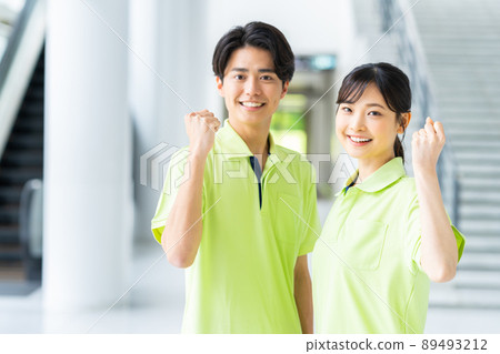 青年男女的長期護理人員 89493212