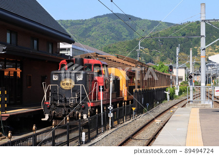 Truck train of Sagano Tourist Railway 89494724