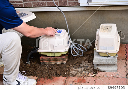 Septic tank air pump replacement work Septic tank air pump replacement work 89497103