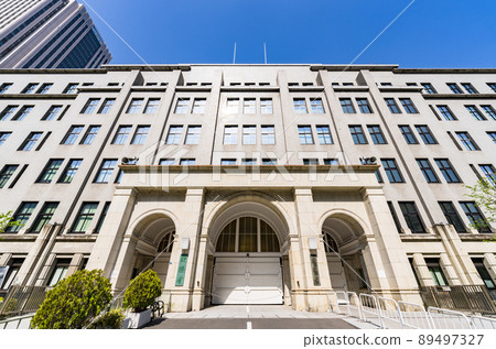 財政部國稅局（取自主體住所外的公共道路） 89497327