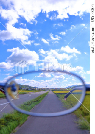 《Hyogo Prefecture》 Tamba Sasayama City Rural scenery, looking toward Shinoyama Castle Ruins from Kawakita district 《Hyogo Prefecture》 Tamba Sasayama City Rural scenery, looking toward Shinoyama Castle Ruins from Kawakita district 89500366