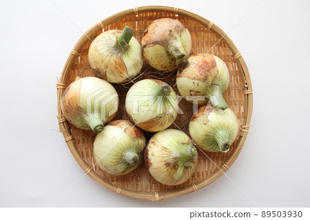 Freshly picked new onion ingredients 89503930