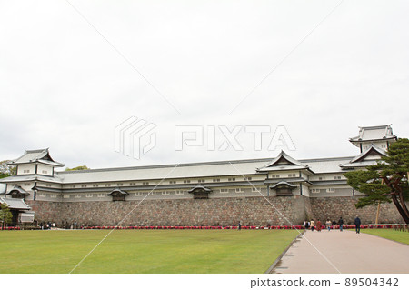 100 Fine Castles of Japan, Kanazawa Castle 89504342