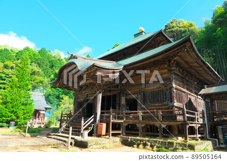[Saigoku Kannon Pilgrimage] No. 29, the main hall of Matsuno-dera Temple, the fresh greenery, and the blue sky in early summer 1 Maizuru City, Kyoto Prefecture 89505164