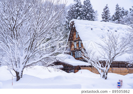 《岐阜縣》積雪的白川鄉/冬季合掌祖村 89505862