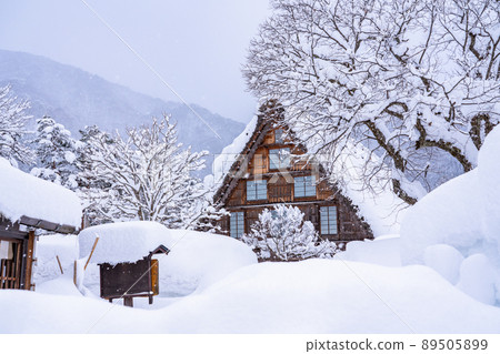 《岐阜縣》積雪的白川鄉/冬季合掌祖村 89505899