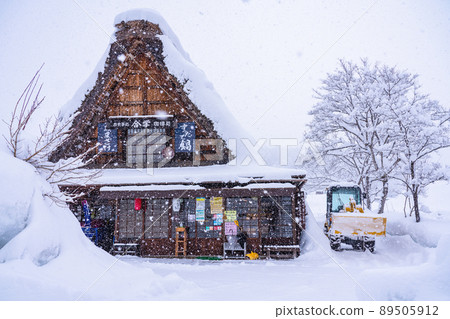 《岐阜縣》積雪的白川鄉/冬季合掌祖村 89505912
