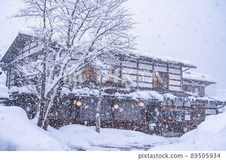 《岐阜縣》積雪的白川鄉/冬季合掌祖村 89505934