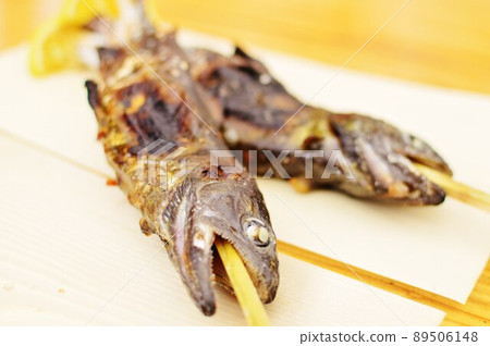 烤山目鱒魚，山澗垂釣，露營， 89506148