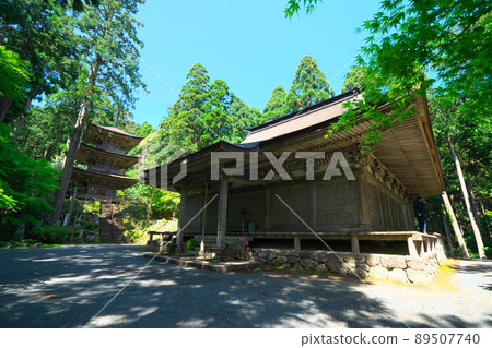 【日本遺產】縣內唯一的國寶建築妙辻寺國寶本殿三層寶塔初夏藍天4福井縣小濱市 【日本遺產】縣內唯一的國寶建築妙辻寺國寶本殿三層寶塔初夏藍天4福井縣小濱市 89507740