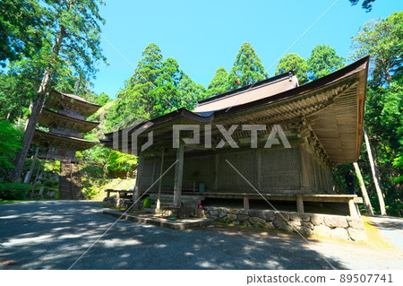 [Japan Heritage] Myotsuji Temple, the only national treasure building in the prefecture, the main hall of the national treasure, the three-storied pagoda, and the blue sky in early summer 5 Obama City, Fukui Prefecture 89507741