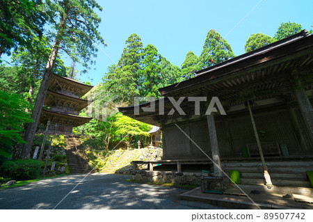 【日本遺產】縣內唯一的國寶建築明辻寺國寶正殿三層寶塔初夏藍天6福井縣小濱市 【日本遺產】縣內唯一的國寶建築明辻寺國寶正殿三層寶塔初夏藍天6福井縣小濱市 89507742