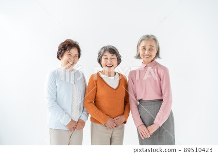 Senior female good friends 89510423