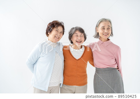 Senior female good friends 89510425