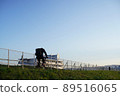 A man traveling by bicycle 89516065