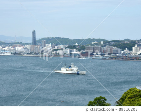 在關門海峽航行的巡邏艦扶桑 在關門海峽航行的巡邏艦扶桑 89516205
