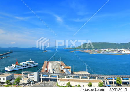 [香川縣]天氣晴朗時，高松港和矢島 89518645