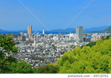 [Kagawa Prefecture] Takamatsu cityscape under fine weather 89518701