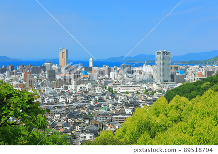 [Kagawa Prefecture] Takamatsu cityscape under fine weather 89518704