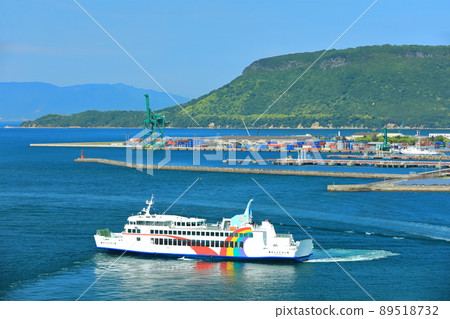 [香川縣]天氣晴朗時，高松港和矢島 89518732
