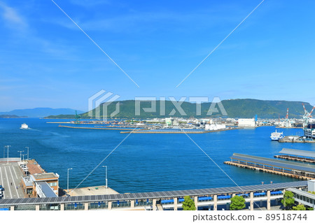 [Kagawa Prefecture] Takamatsu Port and Yashima under fine weather 89518744
