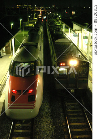 歐線 Yamagata JR East E926 系列 + E926-13 S51 組織（仙台）East-i Tsubasa 89520815