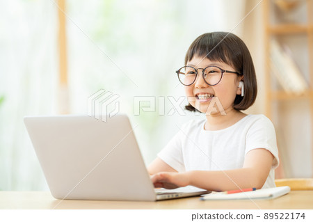 Children's computer living room 89522174