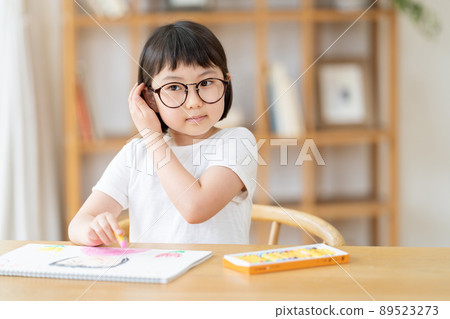 Children's drawing living room 89523273