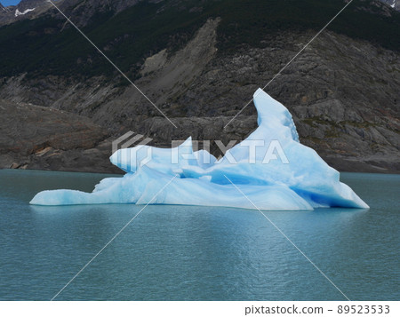 Scenery seen from a Patagonia cruise ship ⑯ 89523533