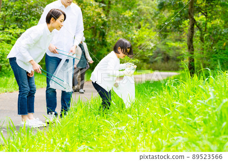 親子撿垃圾 環保 回收 保洁活動 美化活動 親子撿垃圾 環保 回收 保洁活動 美化活動 89523566