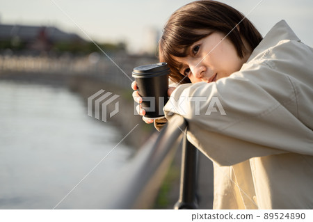 Woman indulging in wisdom 89524890