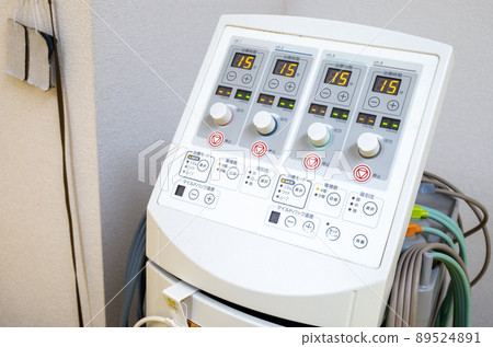 Image of low frequency treatment device of acupuncture and moxibustion clinic Image of low frequency treatment device of acupuncture and moxibustion clinic 89524891