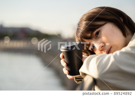 女人沉迷於智慧 女人沉迷於智慧 89524892