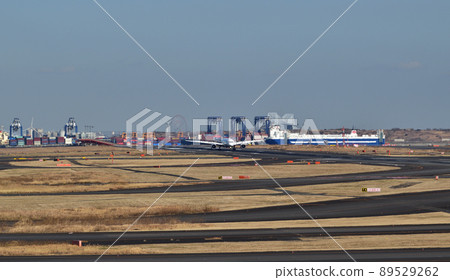 From Haneda Airport B Runway, Landing, Haneda Innovation City 89529262