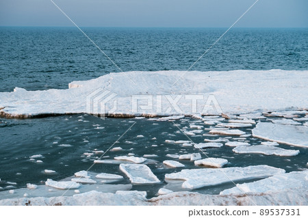 Ice floes in cold sea water Ice floes in cold sea water 89537331