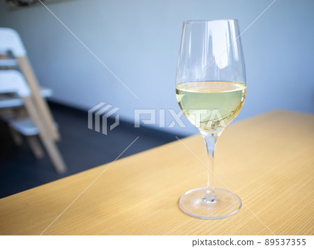 白葡萄酒 白葡萄酒 89537355