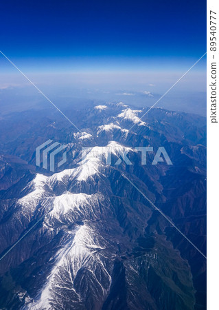 A panoramic view of the Akaishi Mountains from the Southern Alps 89540777