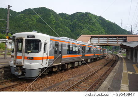 Gifu Prefecture JR Takayama Main Line Hida-Kanayama Station Diesel train Gifu Prefecture JR Takayama Main Line Hida-Kanayama Station Diesel train 89540947