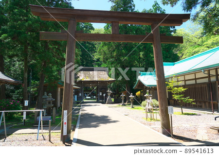 [Wakasa Kuniichinomiya] 鳥居的初夏風景和進入若狹姬神社的方法 1 福井縣小濱市 89541613